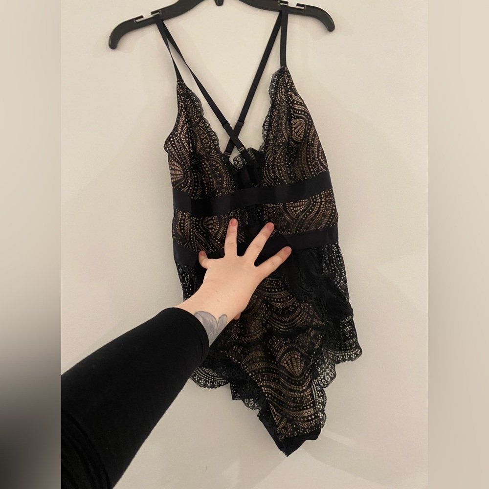 H&M Nude and Lace Bodysuit - Picture 2 of 4